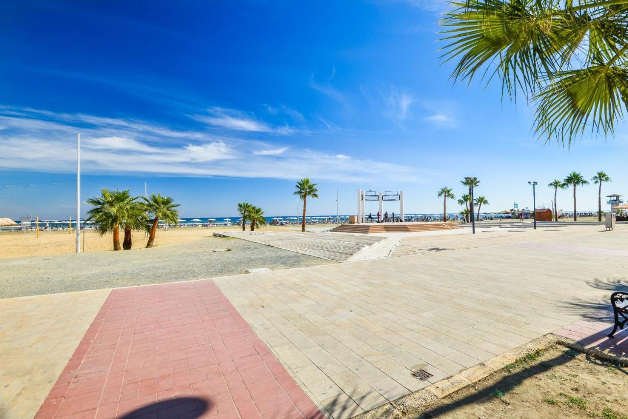Six Apartments Larnaca Buitenkant foto